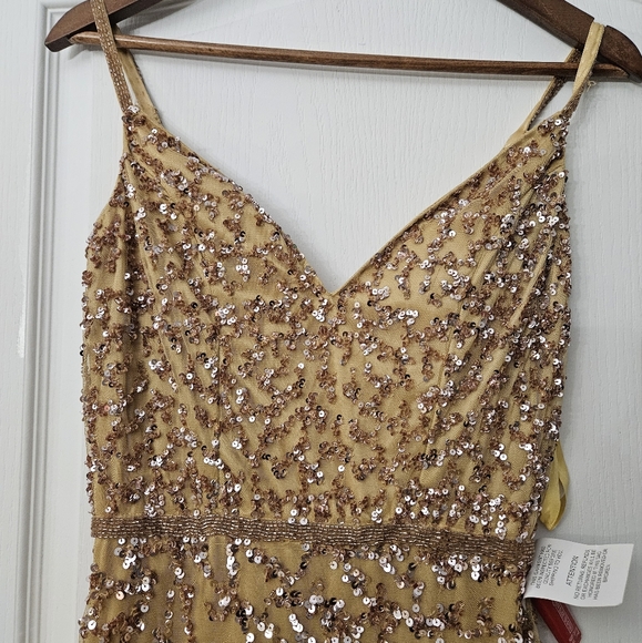 MAC DUGGAL SLEEVELESS V-NECK BEADED COLUMN NUDE GOWN SZ 6 NWT - Picture 4 of 14